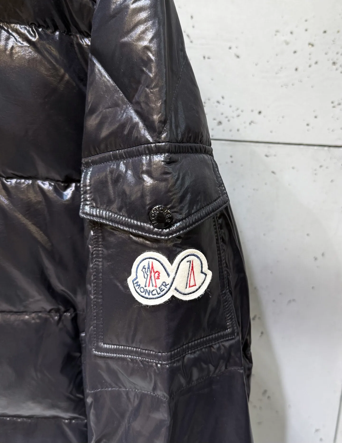 P390 Moncler/ 2026 70 、 。 DNA ， ， 。 Classic ， 、 。 Classic 70 。 Quality， 90 ，Premium Quality ， ，Black ！ Sizes M-3XL